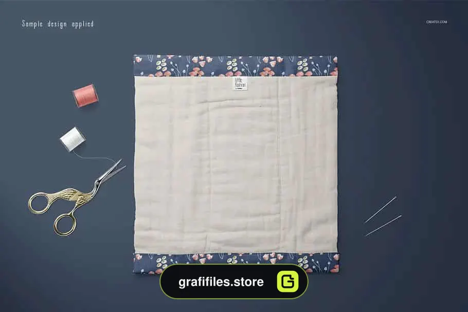 موکاپ حوله نوزاد