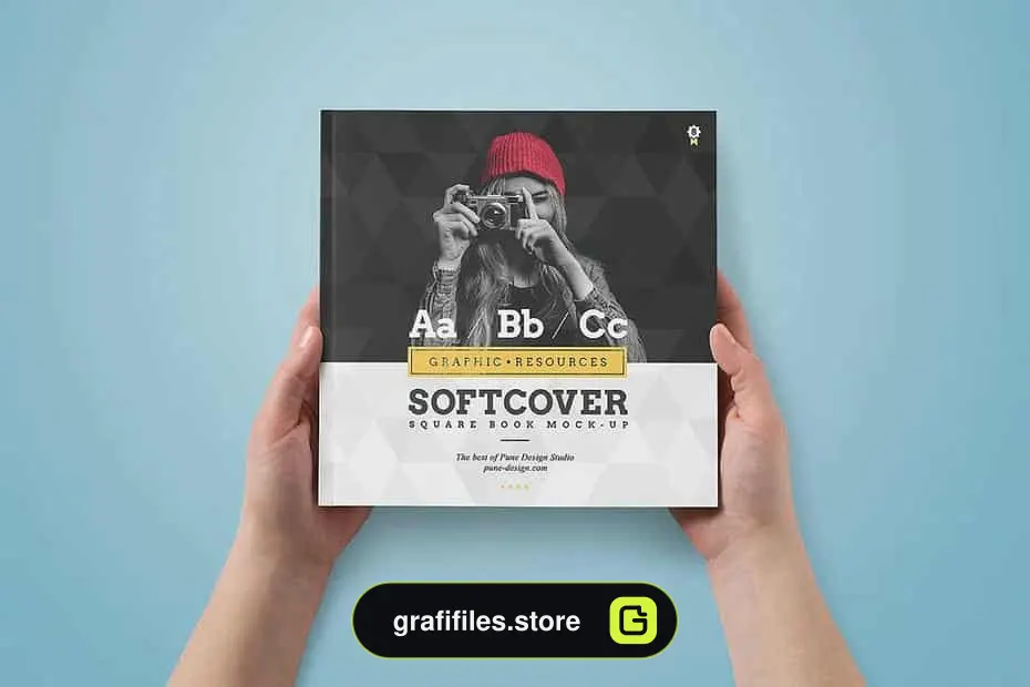 موکاپ کتاب Softcover Square Book Mock-Up