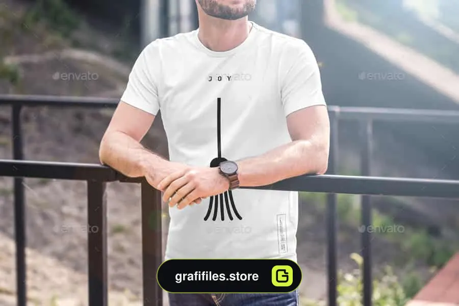 موکاپ تیشرت مردانه T-Shirt Mock-up 4