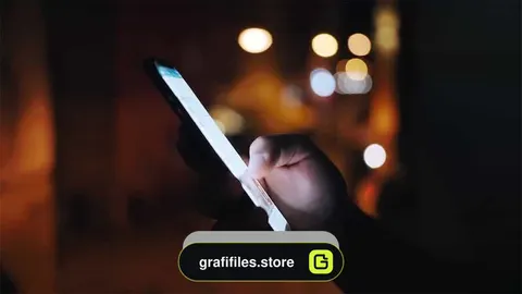 فوتیج اسکرول کردن روی گوشی Scrolling On Phone