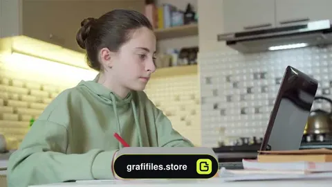 فوتیج دختر در حال نوشتن Girl Learning From Home