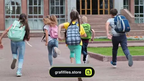 فوتیج بچه های مدرسه در حال دویدن School Kids With Backpacks Running